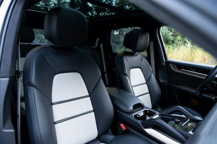 Porsche Cayenne III facelifting 2024 — zdjęcie 33