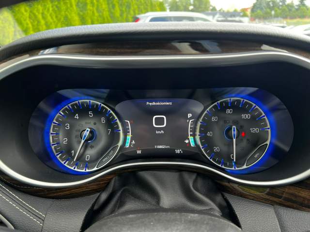Chrysler Pacifica RU facelifting 2022 — zdjęcie 26