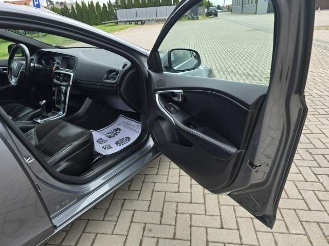 Volvo V40 II 2015 — zdjęcie 28