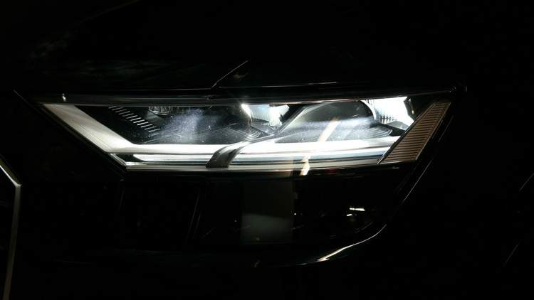 Audi Q8 I (4M) 2023 — zdjęcie 33