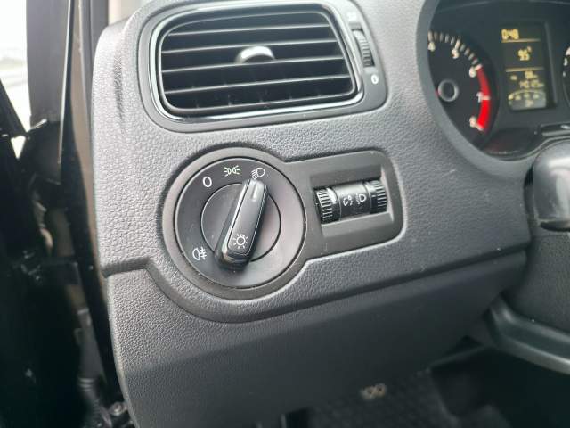 Volkswagen Polo V 2011 — zdjęcie 22