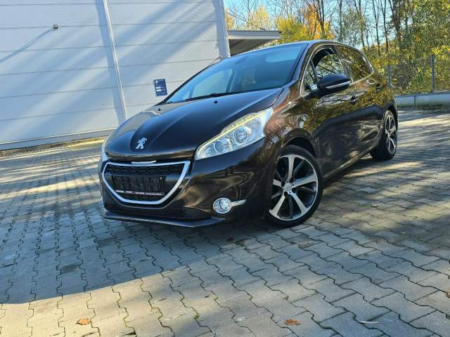 Peugeot 208 I 2013 — zdjęcie 8