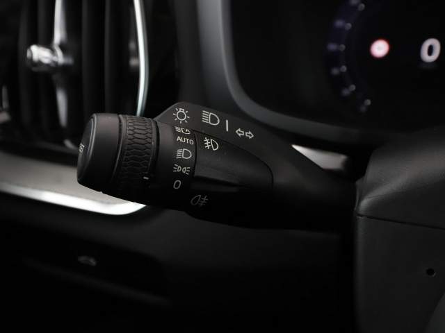 Volvo V60 II 2022 — zdjęcie 31