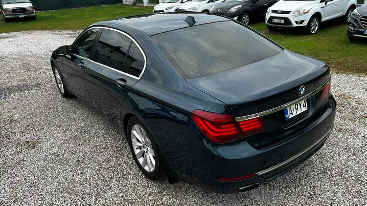 BMW 7 serii V (F01/F02/F04) facelifting 2014 — zdjęcie 18