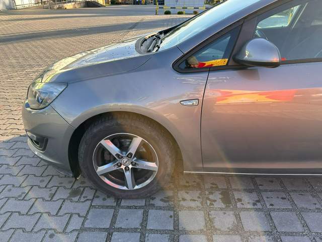 Opel Astra J facelifting 2016 — zdjęcie 31