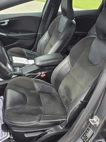 Volvo V40 II 2015 — zdjęcie 19