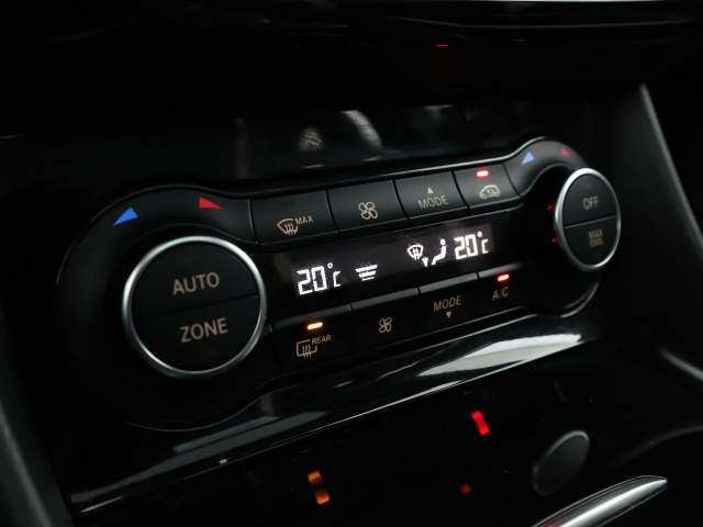 Infiniti Q30 2018 — zdjęcie 27