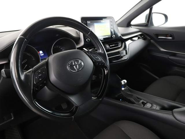Toyota C-HR I facelifting 2022 — zdjęcie 14