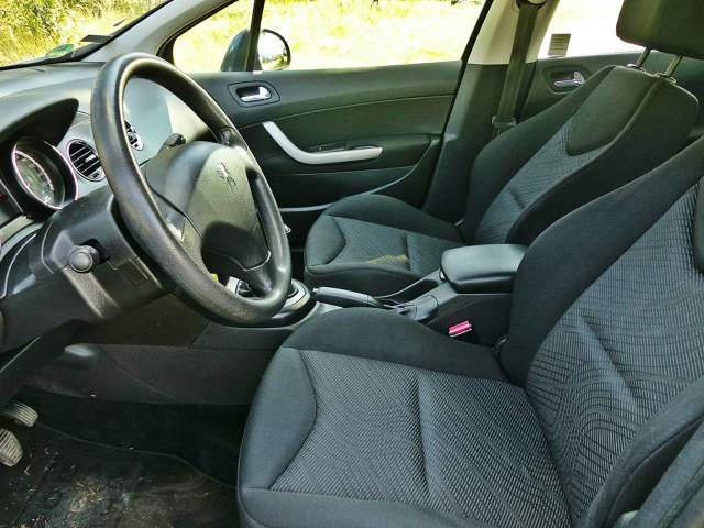 Peugeot 308 I 2010 — zdjęcie 21
