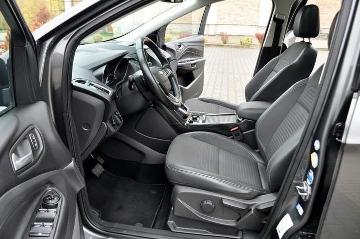 Ford Kuga II facelifting 2017 — zdjęcie 20