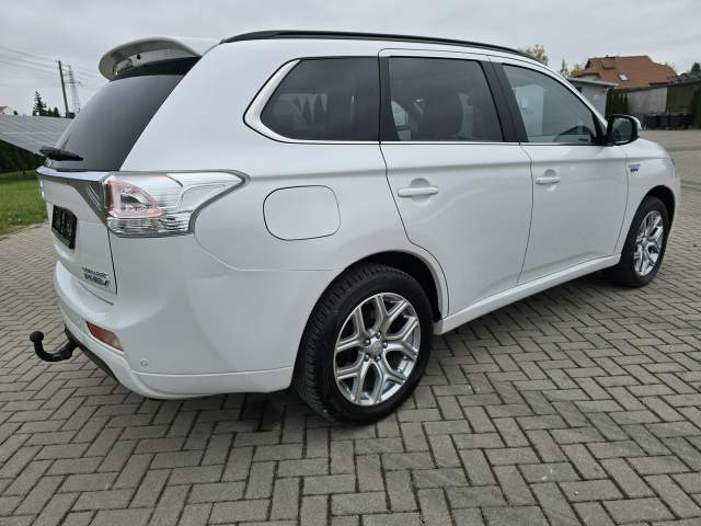 Mitsubishi Outlander III facelifting 2014 — zdjęcie 9