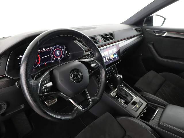 Skoda Superb III facelifting 2020 — zdjęcie 14