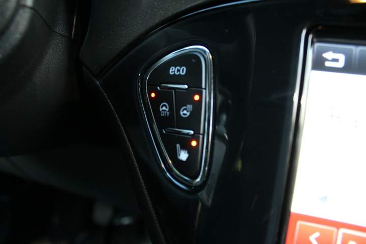 Opel Corsa E 2015 — zdjęcie 19