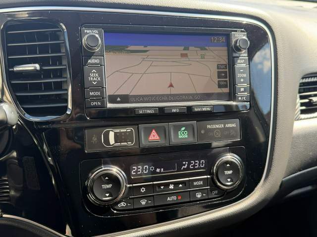 Mitsubishi Outlander III facelifting 2 2015 — zdjęcie 13