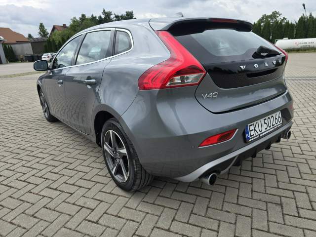 Volvo V40 II 2015 — zdjęcie 15