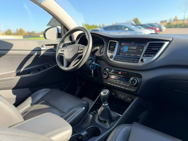 Hyundai Tucson III 2016 — zdjęcie 17