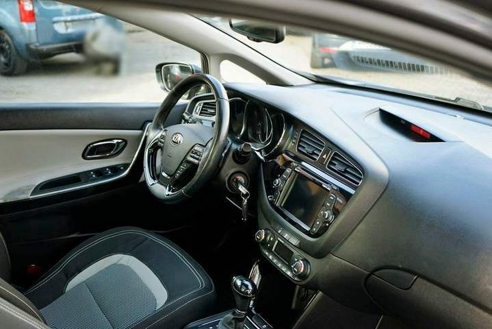 Kia Ceed II 2015 — zdjęcie 11