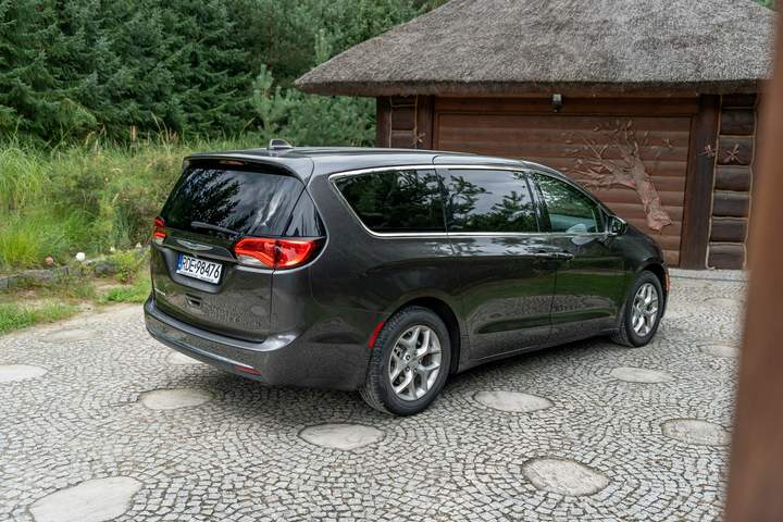 Chrysler Pacifica RU 2019 — zdjęcie 22