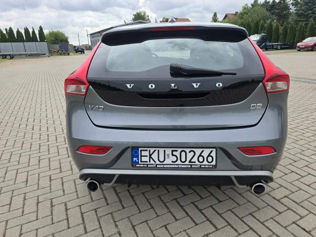 Volvo V40 II 2015 — zdjęcie 12
