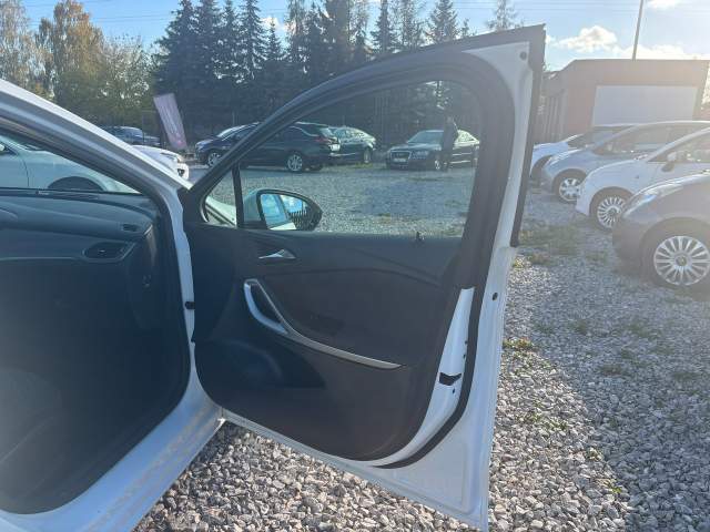 Opel Astra K 2019 — zdjęcie 33