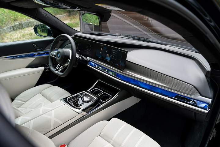 BMW 7 serii VII (G70) 2025 — zdjęcie 39
