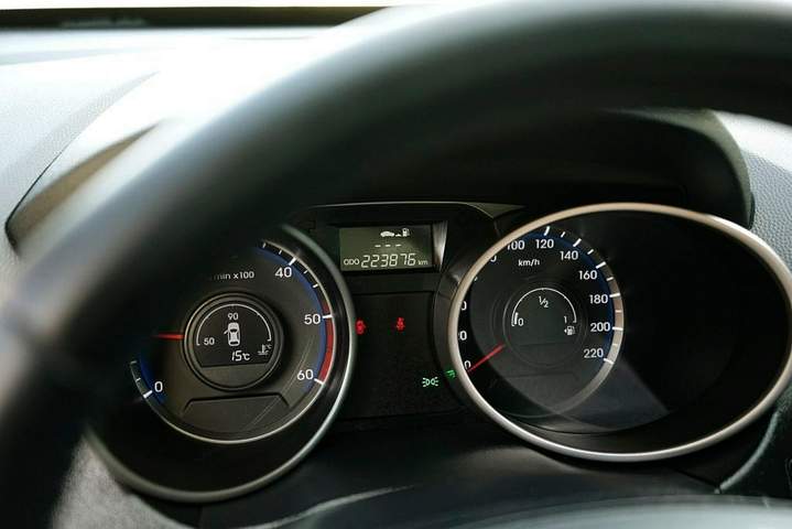 Hyundai ix35 I facelifting 2014 — zdjęcie 35