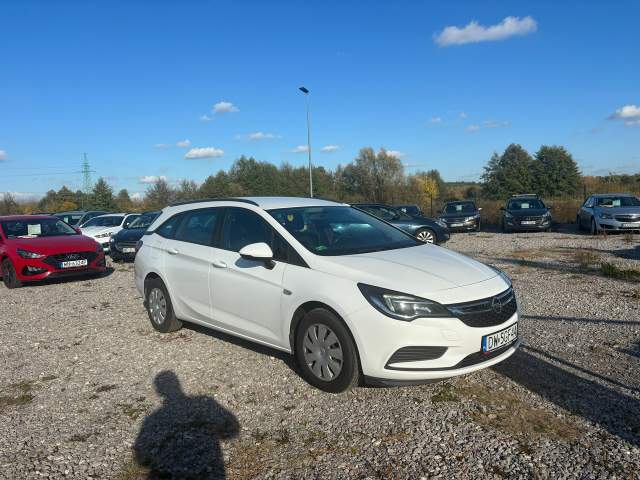 Opel Astra K 2019 — zdjęcie 14