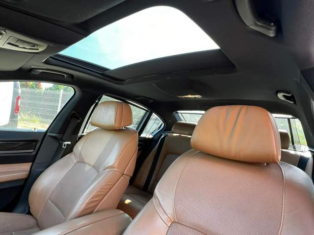 BMW 7 serii V (F01/F02/F04) 2011 — zdjęcie 9