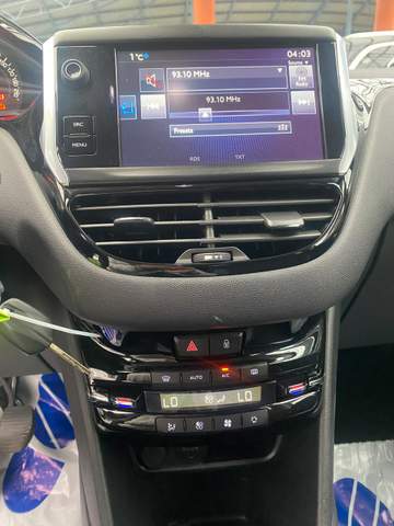 Peugeot 208 I facelifting 2016 — zdjęcie 14