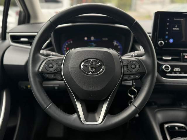 Toyota Corolla XII (E210) 2023 — zdjęcie 17