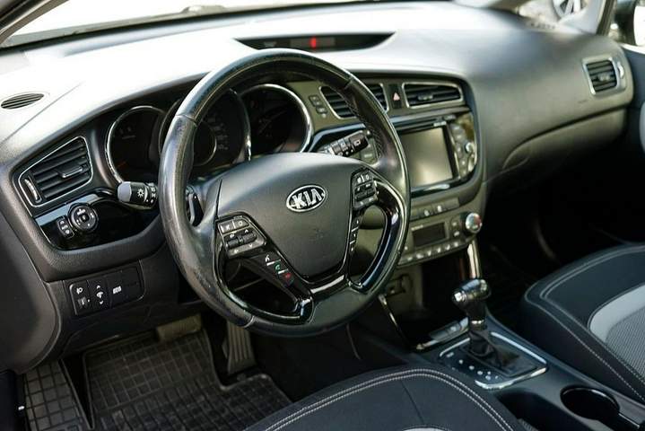 Kia Ceed II 2015 — zdjęcie 18