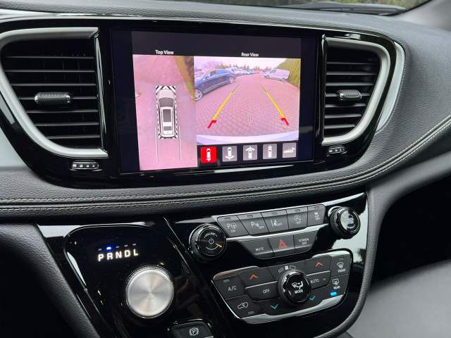 Chrysler Pacifica RU facelifting 2024 — zdjęcie 15