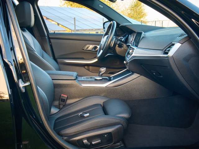 BMW 3 serii VII (G2x) 2021 — zdjęcie 14