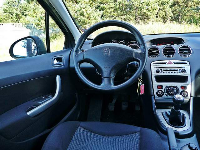Peugeot 308 I 2010 — zdjęcie 38