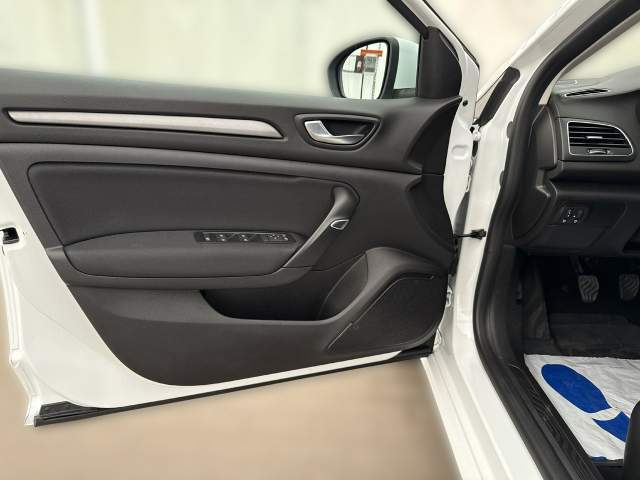 Renault Megane IV facelifting 2021 — zdjęcie 10