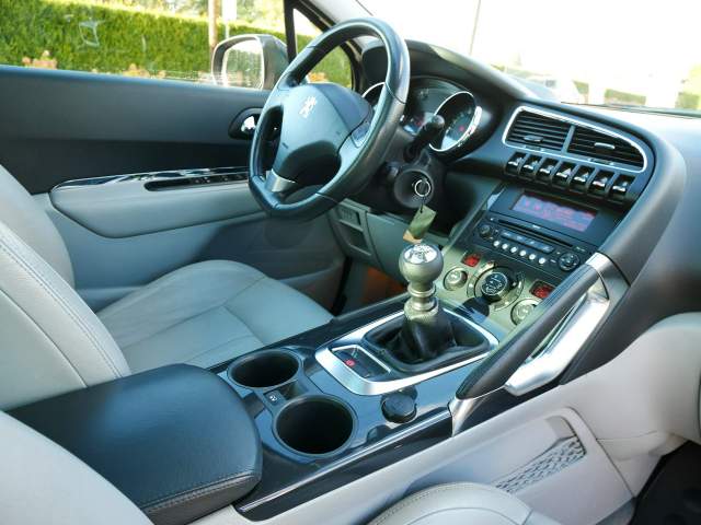 Peugeot 3008 I 2009 — zdjęcie 9