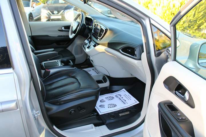 Chrysler Pacifica RU 2018 — zdjęcie 18
