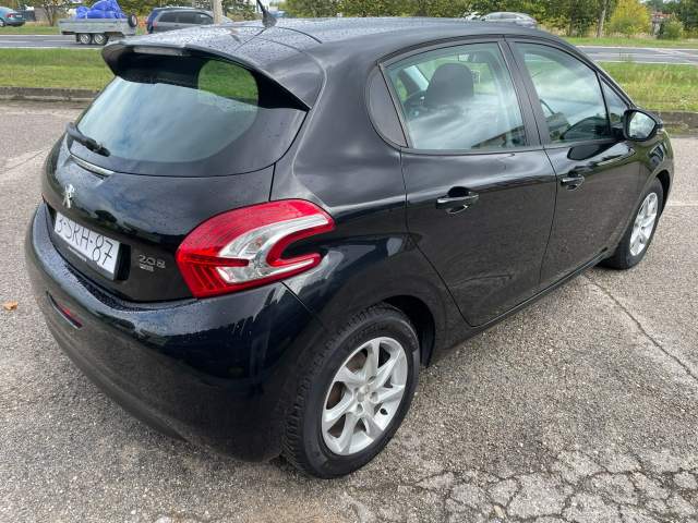 Peugeot 208 I 2013 — zdjęcie 9