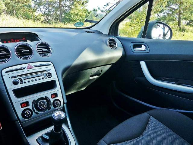 Peugeot 308 I 2010 — zdjęcie 37