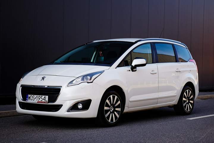 Peugeot 5008 I facelifting 2014 — zdjęcie 1