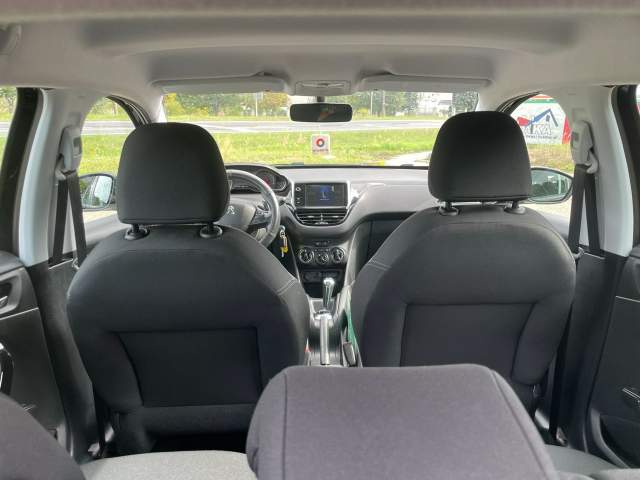 Peugeot 208 I 2013 — zdjęcie 10