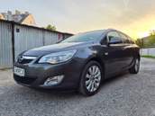 Opel Astra J 2010 — zdjęcie 1