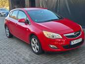 Opel Astra J 2010 — zdjęcie 2