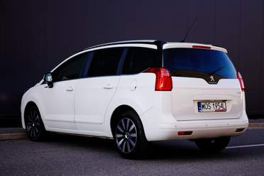 Peugeot 5008 I facelifting 2014 — zdjęcie 4
