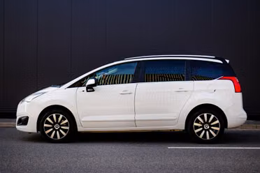 Peugeot 5008 I facelifting 2014 — zdjęcie 2