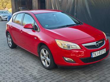Opel Astra J 2010 — zdjęcie 2