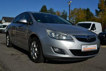 Opel Astra J 2010 — zdjęcie 2