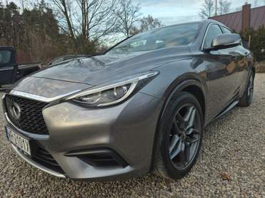 Infiniti Q30 2016 — zdjęcie 1